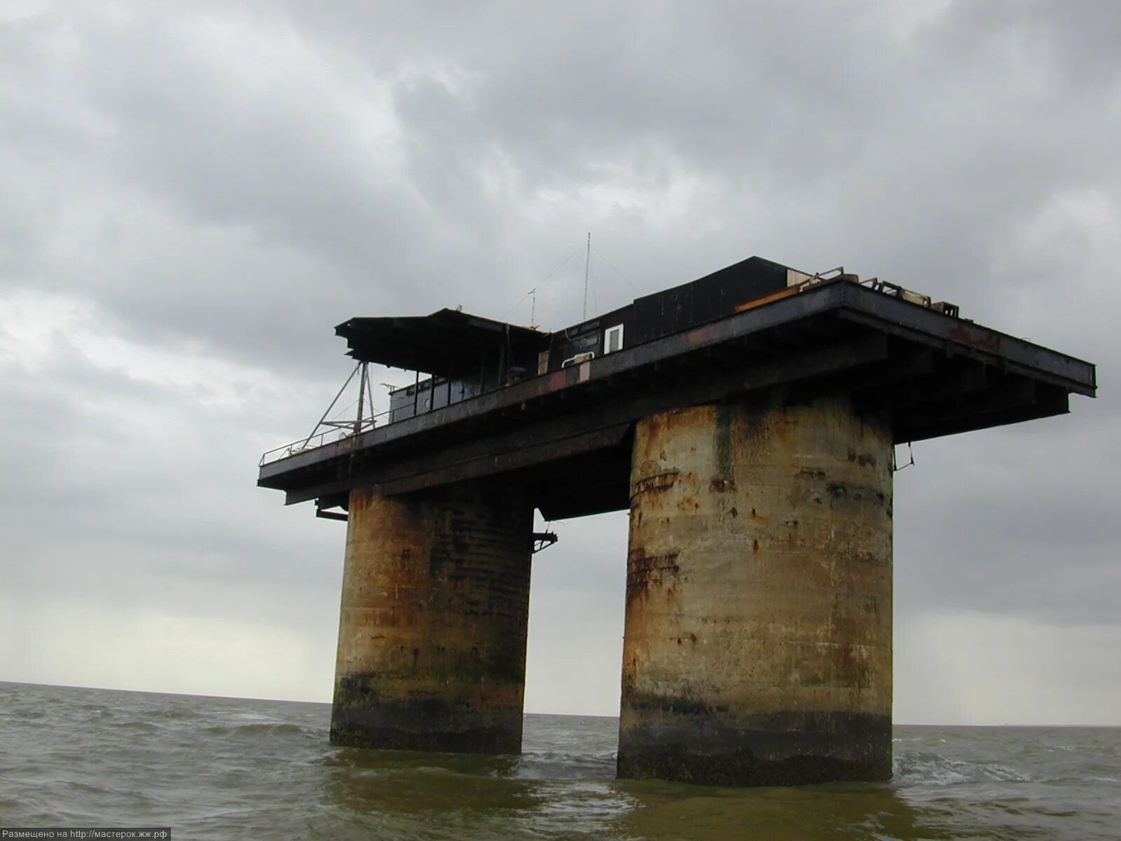 Силенд население 2022. Княжество силенд. Самая маленькая страна в море. Sealand внутри колонн. Страна силенд.