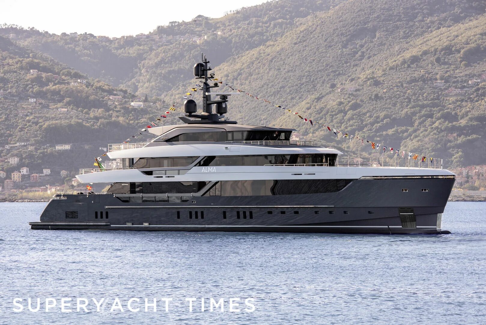 Yachts 70m 2020. Explorer motor yachts ltd. Steel yacht. Яхта атилла. Steel yacht.