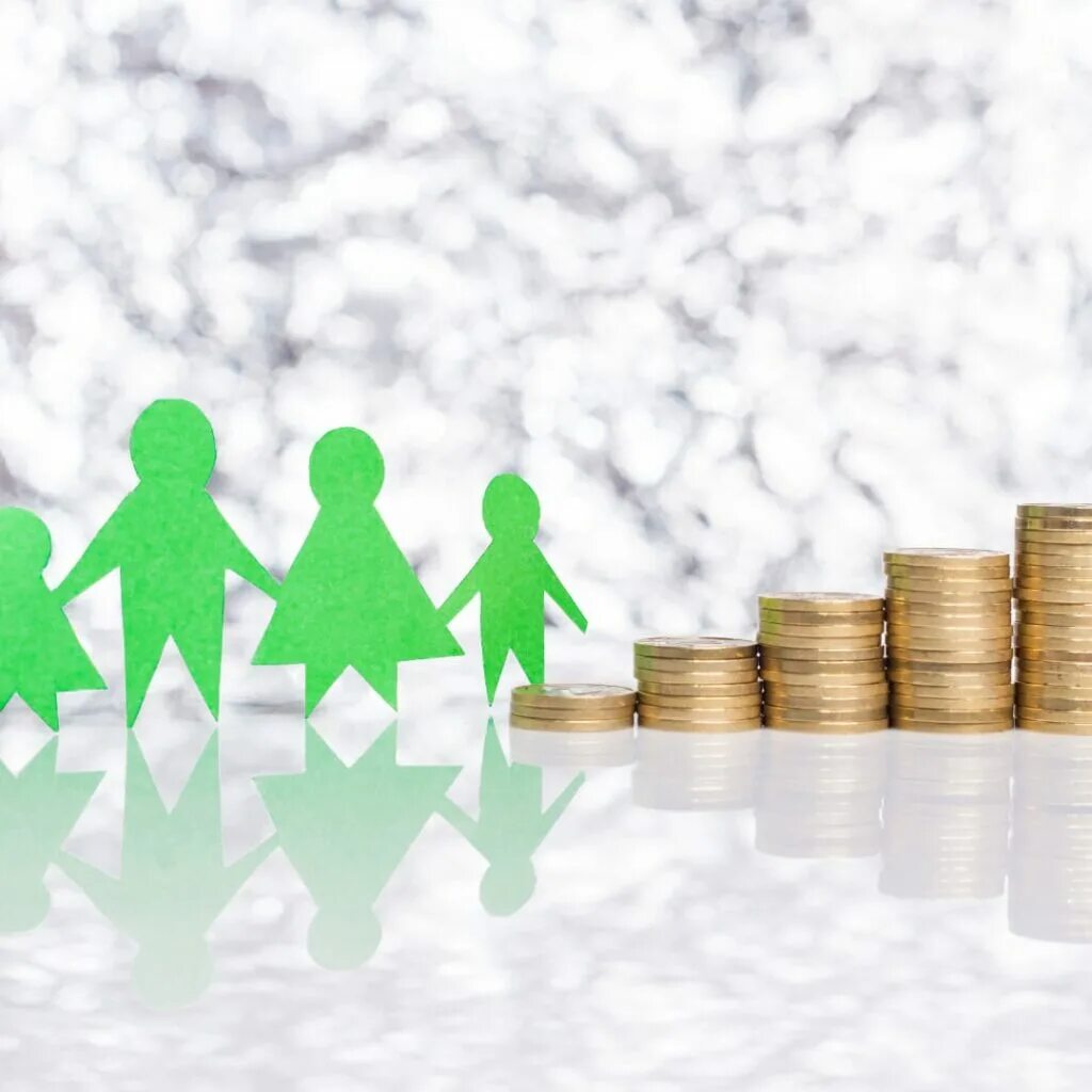 Пособие на ребенка изменился доход. Пособия семьям с детьми. Смешные картинки про пособия на детей. Выплата от 3 до 7 лет в 2021 году. Пособие на детей от 3 лет.