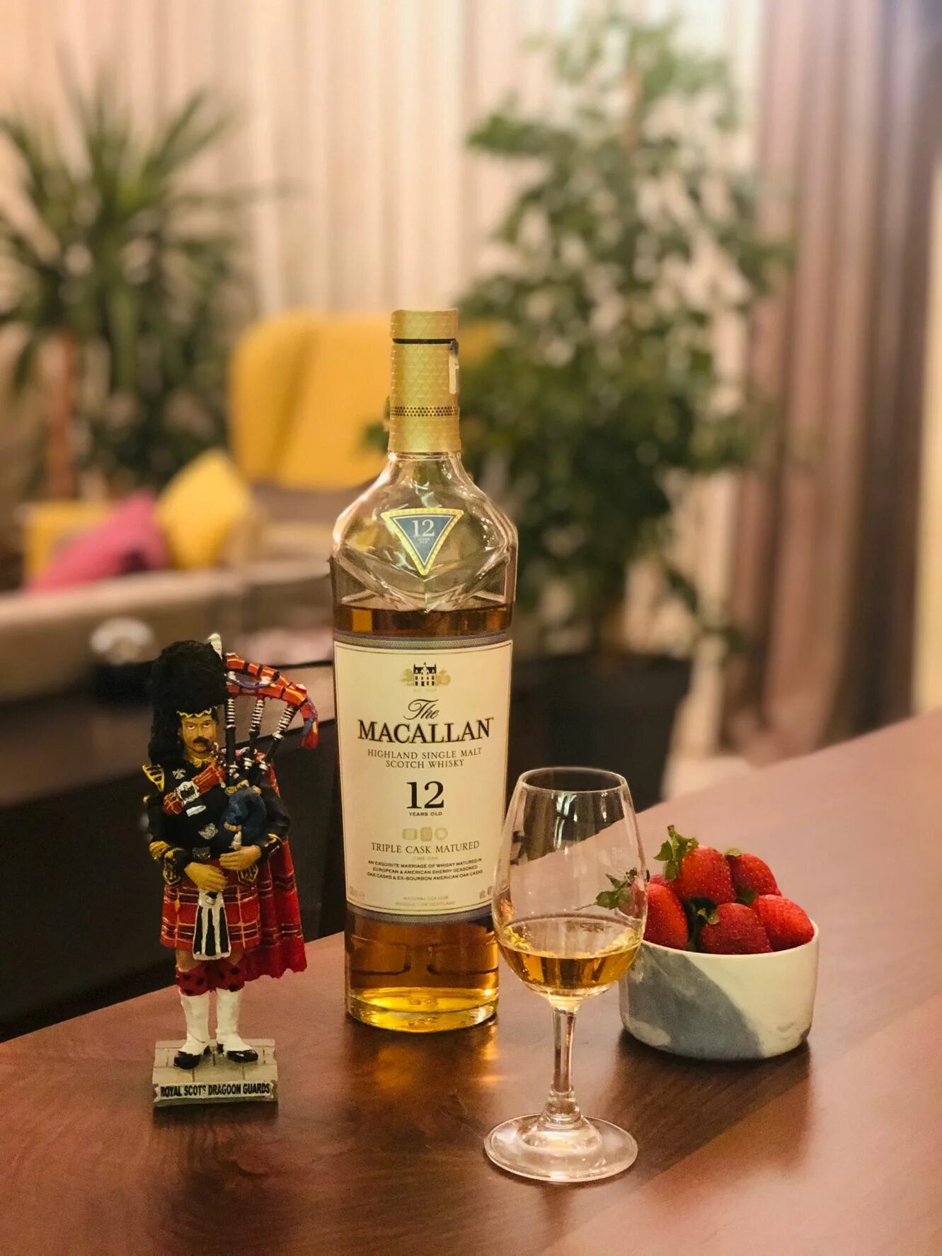 Макаллан сколько лет. Макаллан 60. макаллан 72 года. макаллан 60 лет.