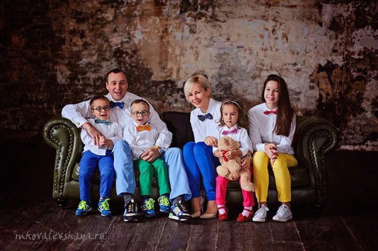 Идеи одежды для фотосессии семейной в студии
