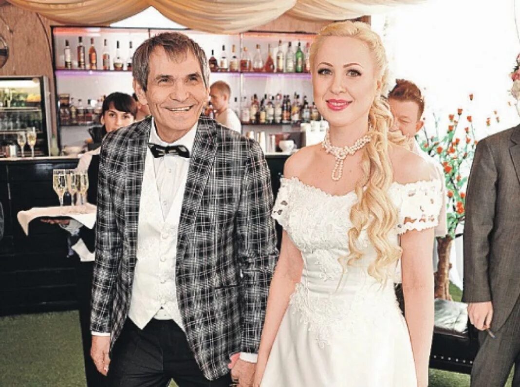 Жена Бари Алибасова. Бари Алибасов с женой. Фото жены алибасова