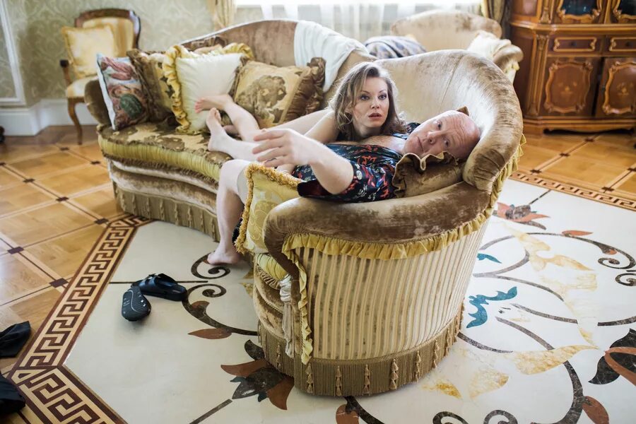 Александра власова снежная королева фильм. Снежная королева сериал 2019. Снежная королева мелодрама. Алиса фрейндлих снежная королева. Снежная королева сериал 2019.