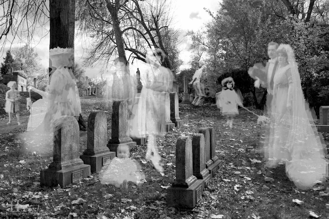 Призрак на кладбище 2009. Призраки привидения духи Фантомы на кладбище. Неупокоенные души.