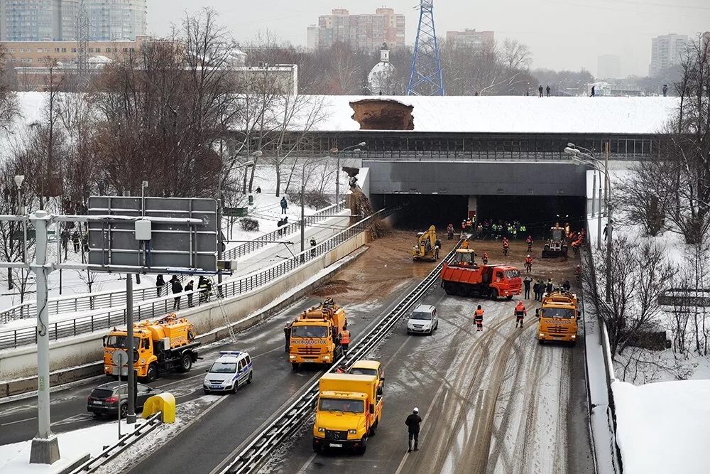 Мост канал акведук на волоколамском шоссе. Канал имени москвы волоколамское шоссе. Канал имени москвы волоколамское шоссе тоннель. Тушинский тоннель волоколамского шоссе. Акведук над волоколамским шоссе.