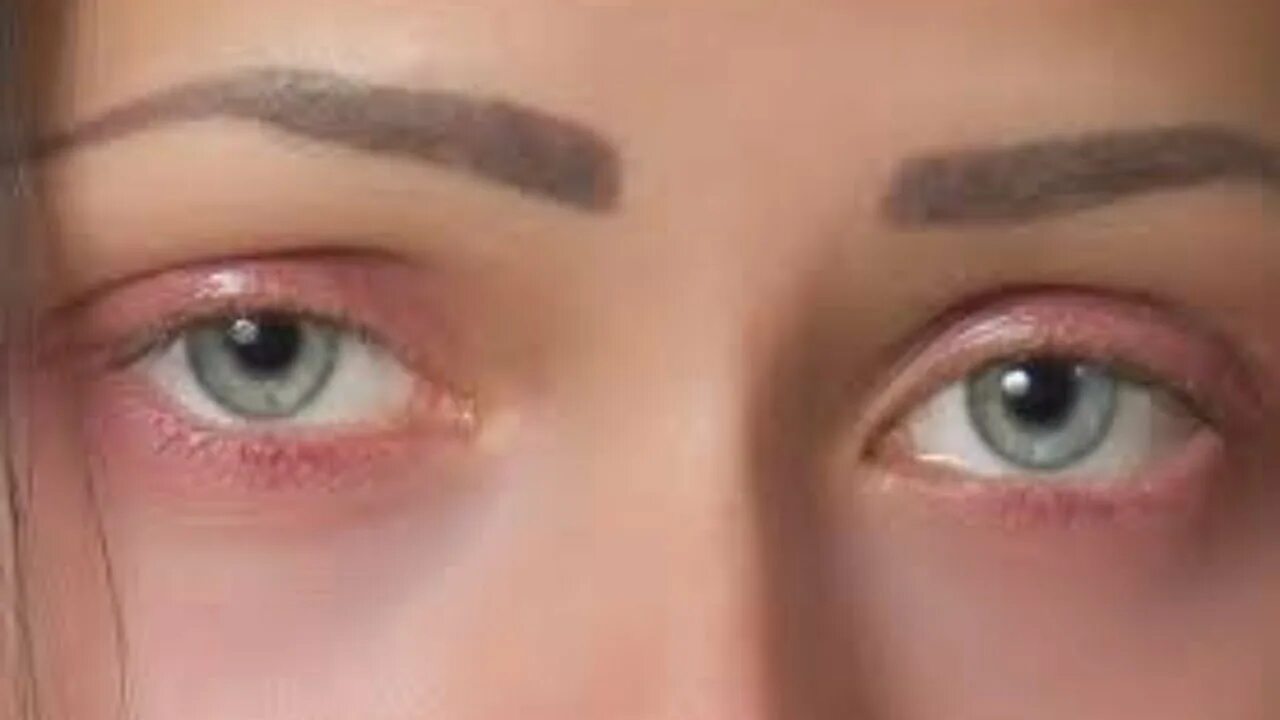 Sleepy eyes взгляд. Sleepy eyes форма. Эстетика sleepy eyes. Модный макияж глаз. Ошибка в макияже глаз, которая делает вас уставшей картинки.