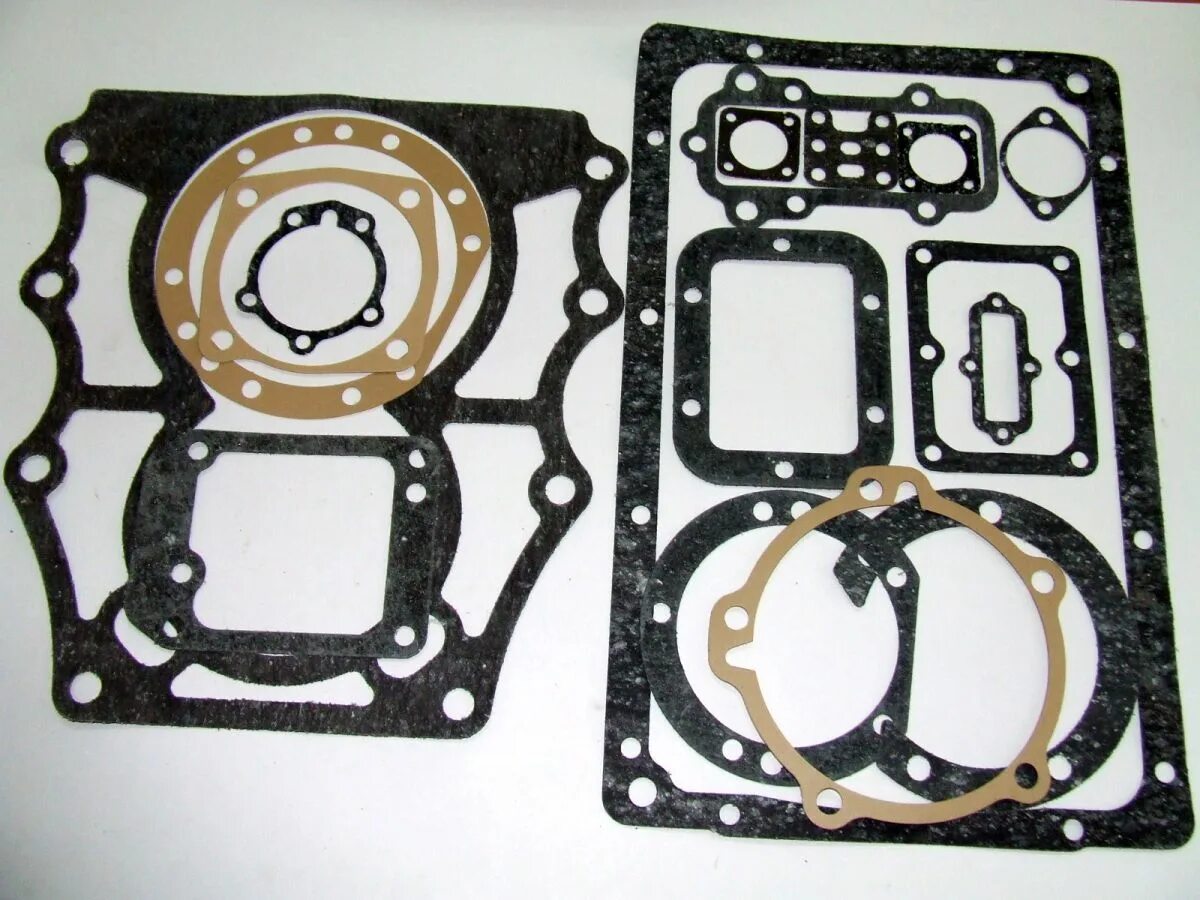 Прокладки двс камаз 5320. Комплект прокладок кпп камаз 152 с делителем. Р/к кулисы кпп камаз 65115. Ремкомплект кпп камаз. Прокладка люка привода отбора мощности 14-1701021-01.