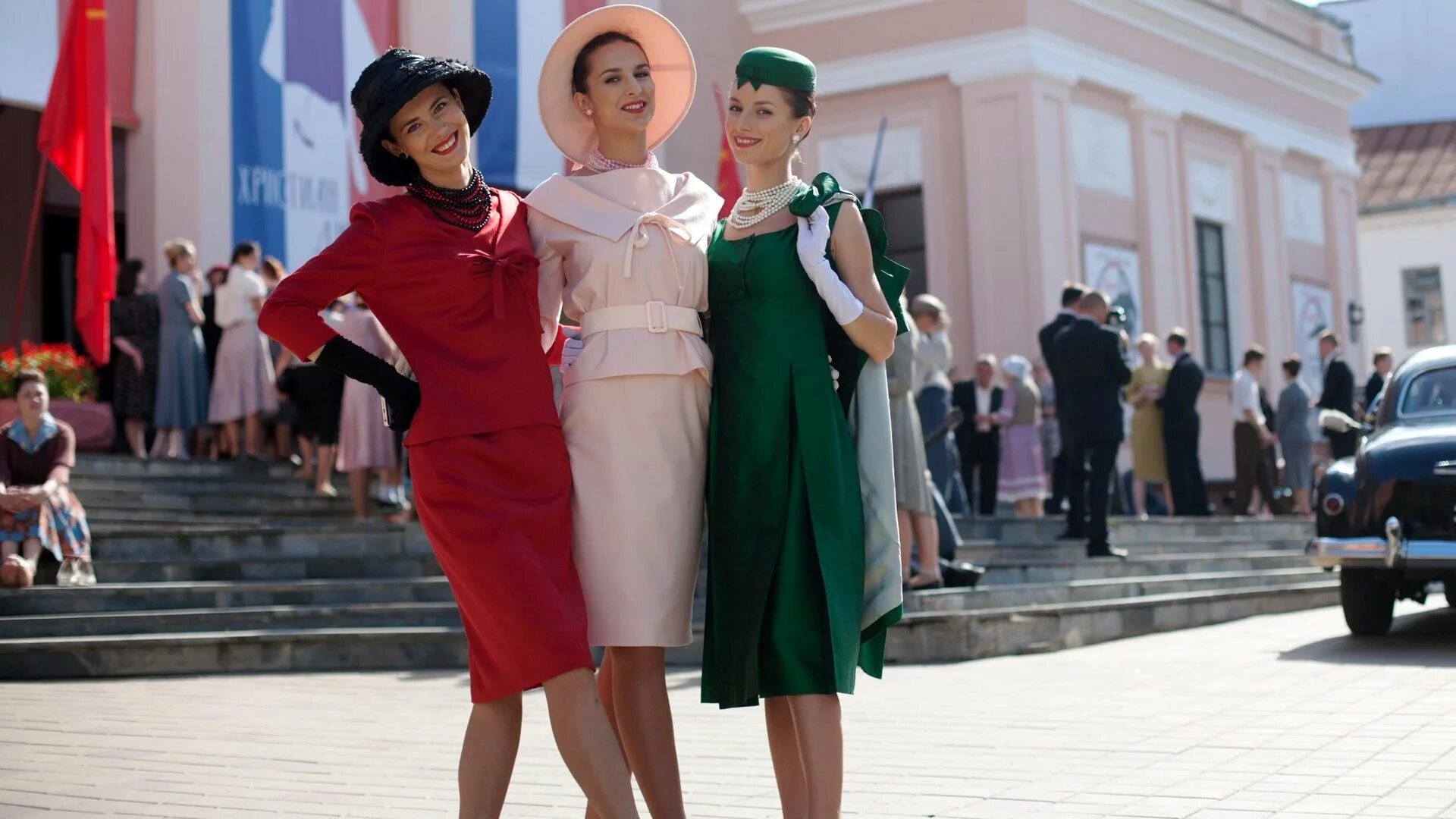 Регина збарская. Про советских манекенщиц. Советская манекенщица регина в париже. Про советских манекенщиц. Лев збарский и регина.