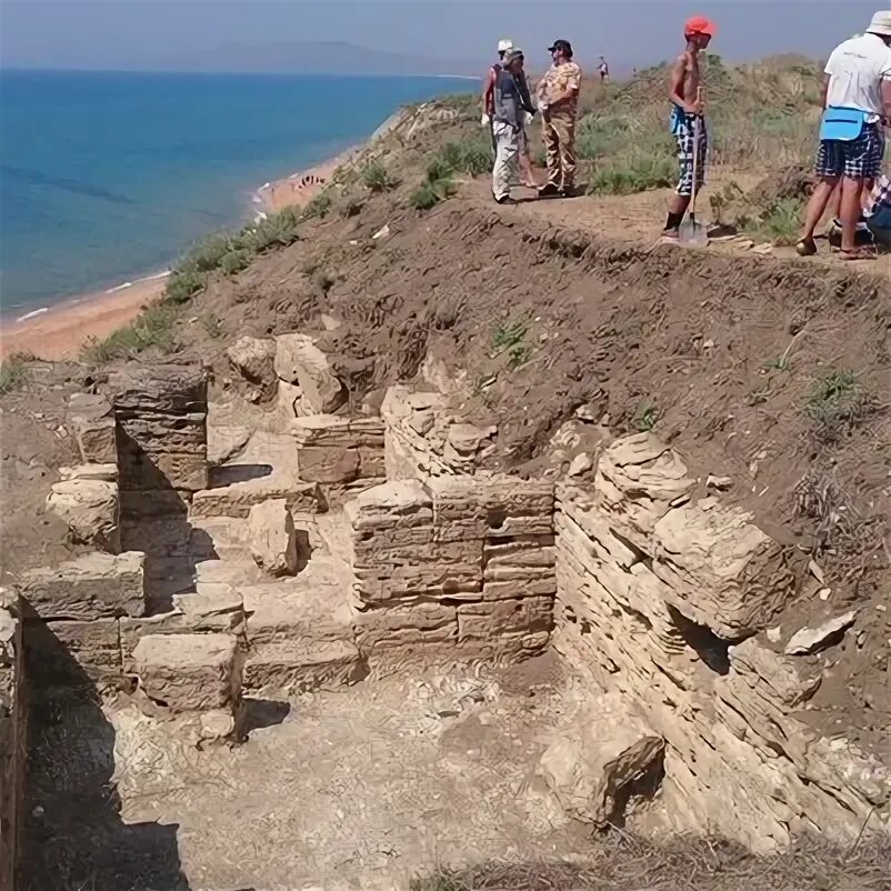 Крым раскопки кыз аул. Яковенково кыз аул раскопки. Ctkj zrjdtyrjdj rhs крым раскопки. Кыз аул. Усть альминское скифское городище.