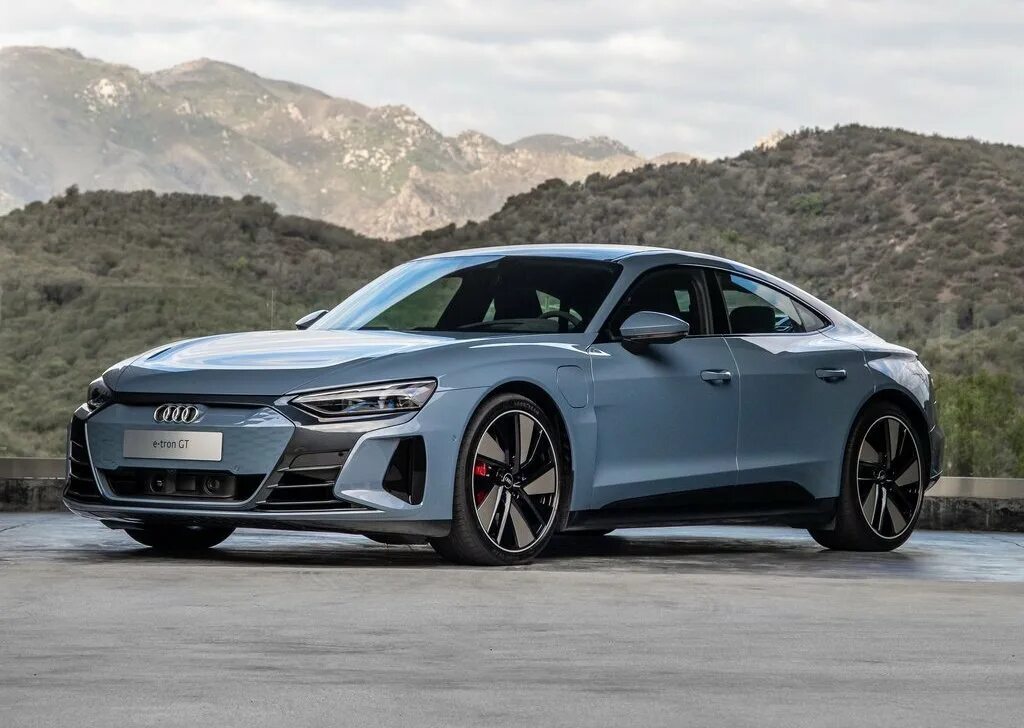 Ауди етрон агрессивная. Етрон 2023 ауди. Етрон 2023 ауди. Audi a6 e-tron 2022. Етрон 2023 ауди.