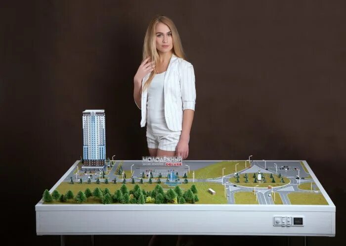 Посмотрим макет. Архитектура из спичек. Макет поезда. Сборка макета. Много макетов.