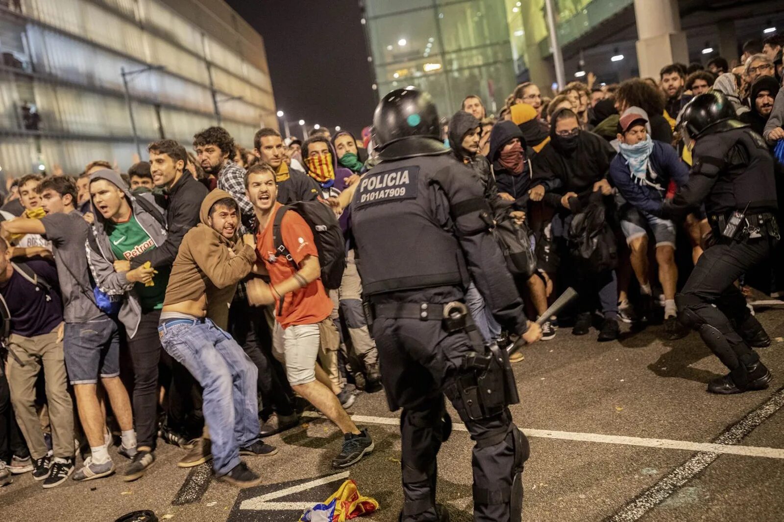 Что такое протест. Протесты в Каталонии (2012). Протесты каталонцев в Испании. Протесты в Каталонии 2019. Протесты в Каталонии 2018.