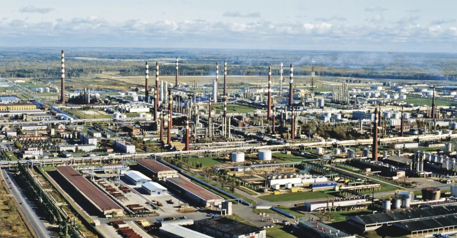 Адмиралтейский судостроительный завод. Кировский завод. Нефтеперерабатывающего pfdjl rbhbib. Штамповочный цех. Промзоны санкт-петербурга.