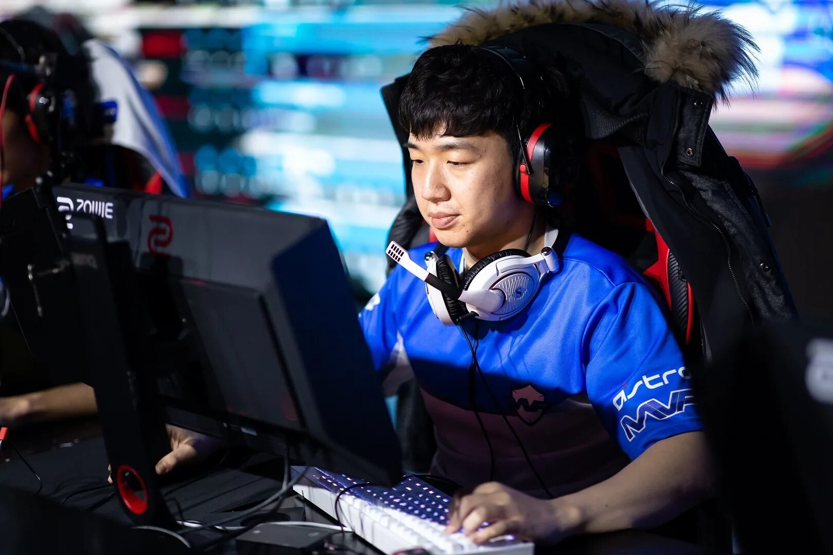 Mvp cs go. Киберспортсмены кореи. кореец киберспортсмен. киберспортсмены zgdx. mvp cybersport.