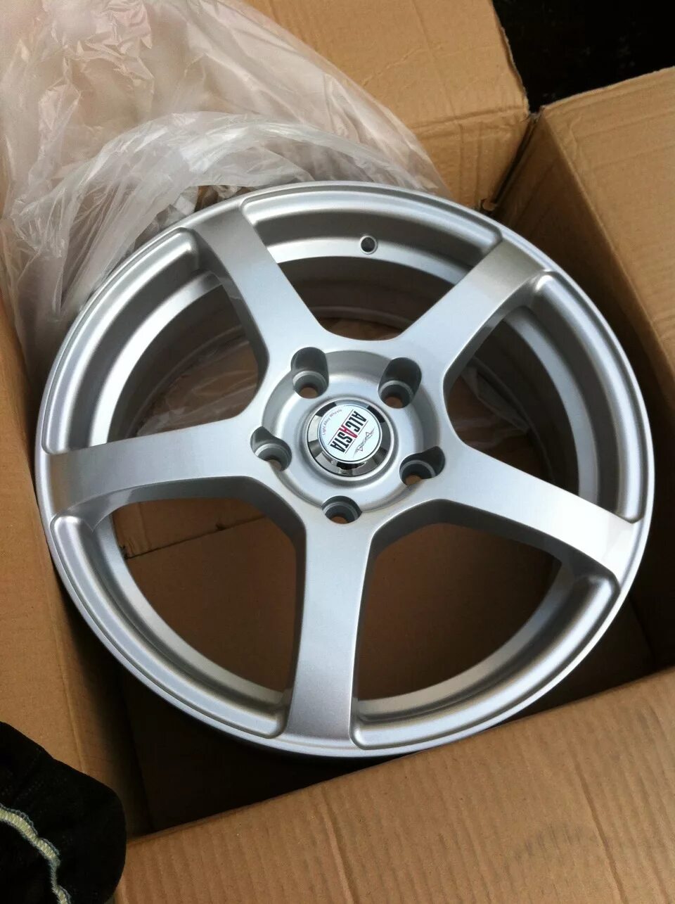 Alcasta m32. Alcasta m32 r14 4x100. alcasta m32 r15 4x100. alcasta m32 r15. алкаста м32 r17.