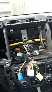 Снять магнитолу ix35