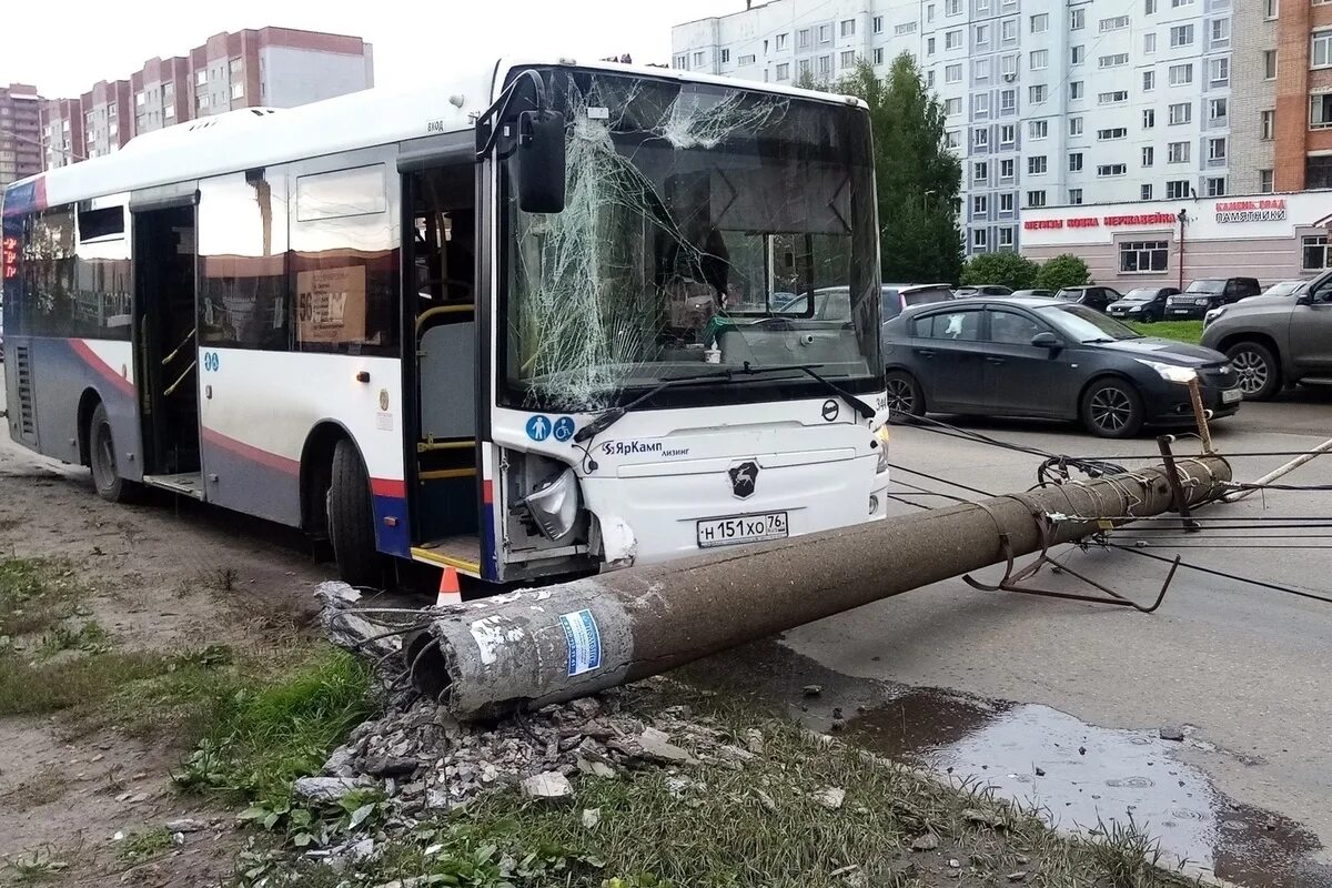 Новости происшествия ньюс. ДТП С автобусом в Ярославской области. Авария автобус Ярославль. Ярославская область авария автобус.