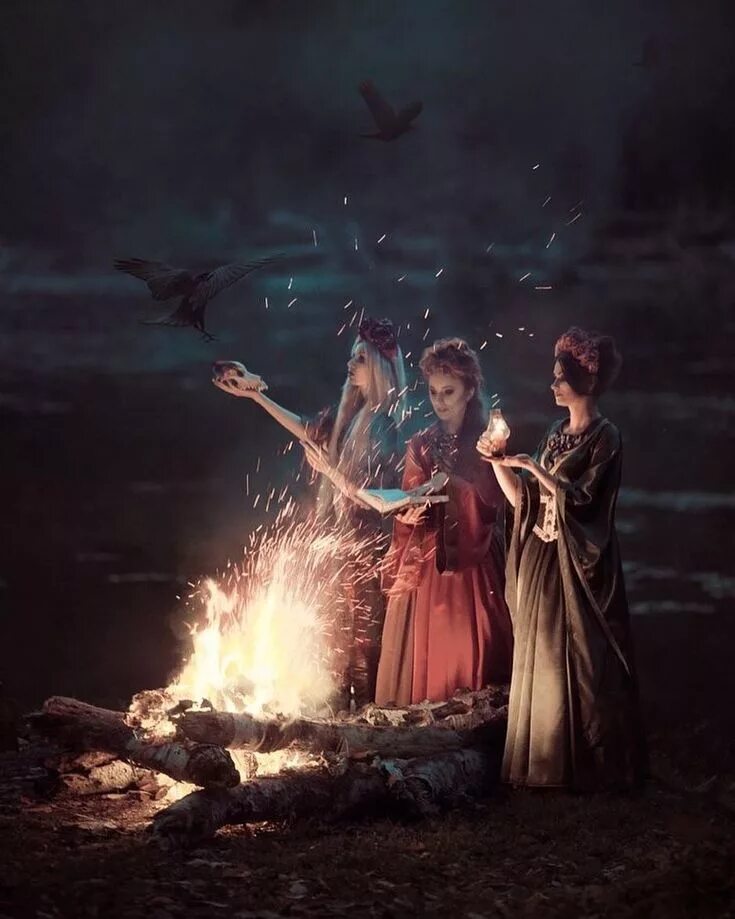 Вальпургиева ночь шабаш ведьм. Ночь ведьм. Ведьма три ночи. Ведьма три ночи. Ведьма фэнтези.