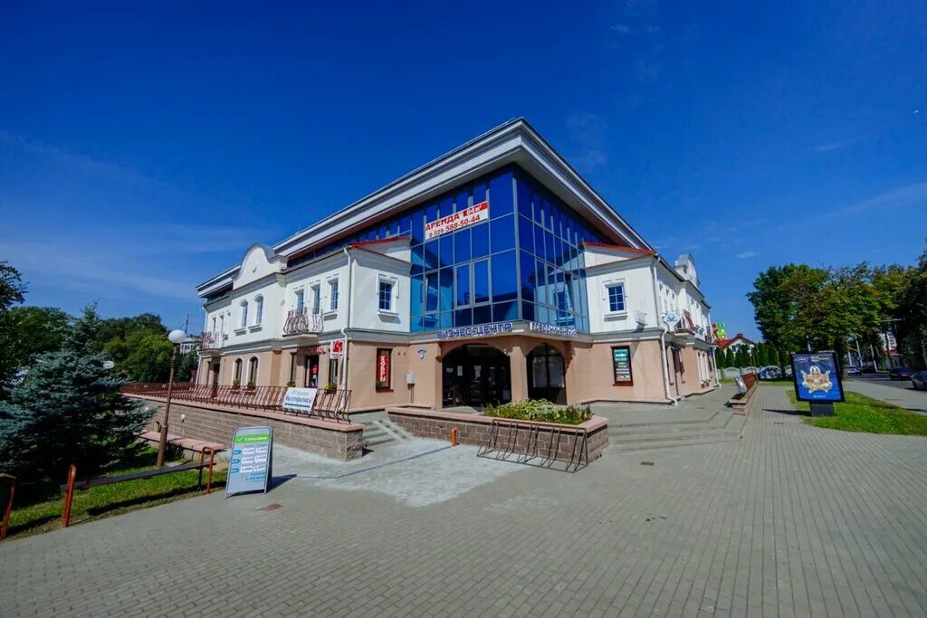 File:Проспект Дзержинского, 40.jpg - Wikimedia Commons