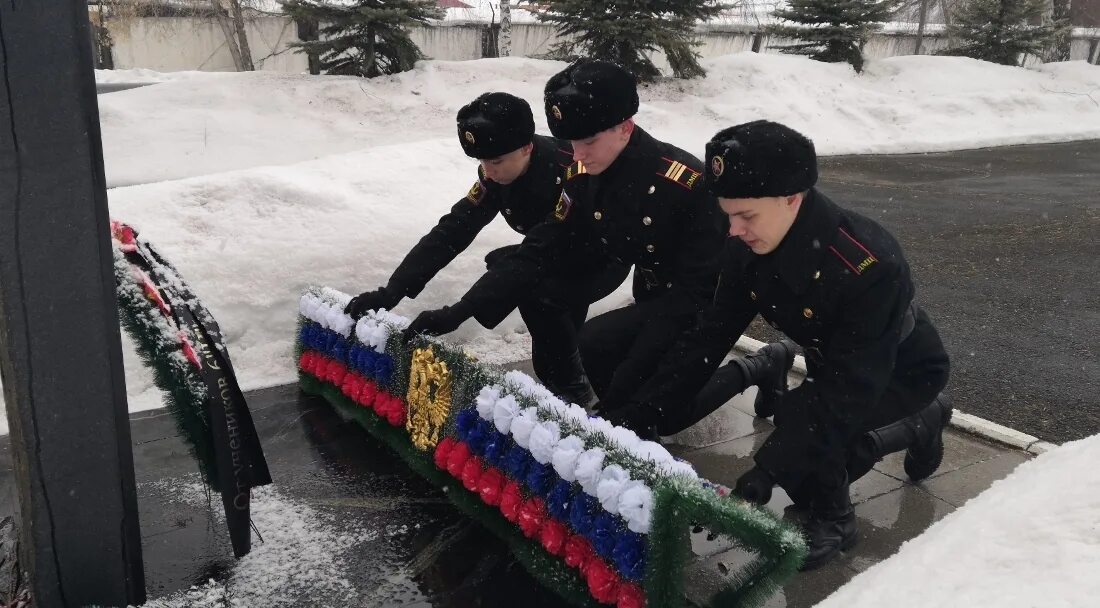 Ово росгвардии. Омон росгвардии. С праздником внутренних войск. День росгвардии. Праздник сотрудников росгвардии.