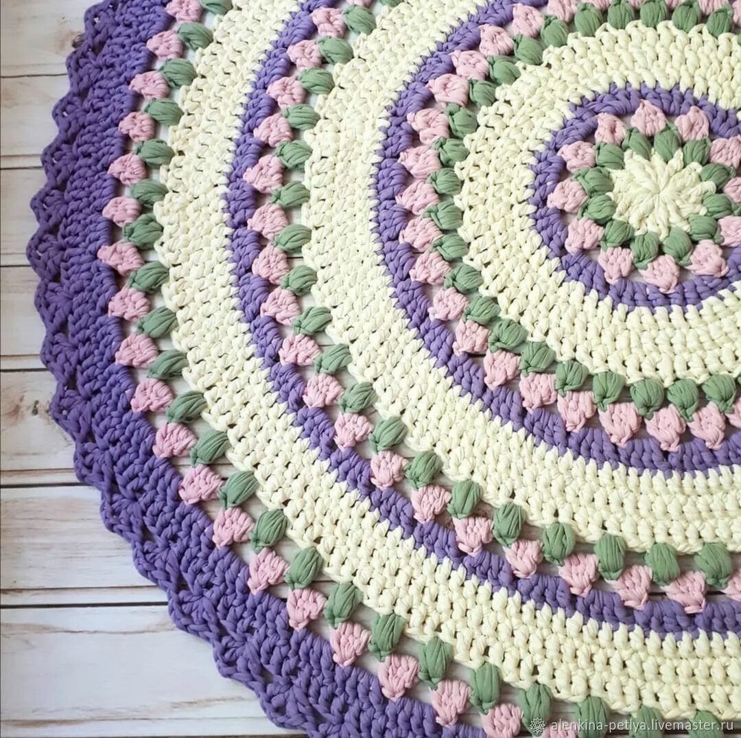 вязание ковриков крючком интересные. коврики из тряпок. японский коврик. коврик крючком. вязание ковриков крючком интересные.