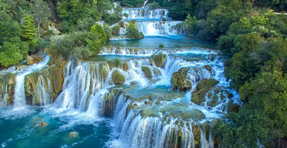 The country many rivers. Панорама Krka. Обои на ПК. Krka, tovarna zdravil, d.d.. Обои на рабочий стол компьютер цветы размер 1900х600.