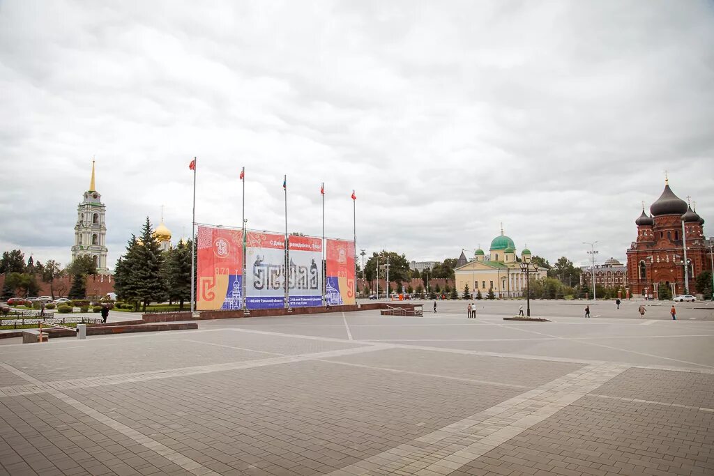 Тула размер города. Площадь Ленина Тула. Тула Центральная площадь. Крестовоздвиженская площадь Тула. Главная площадь Тулы.