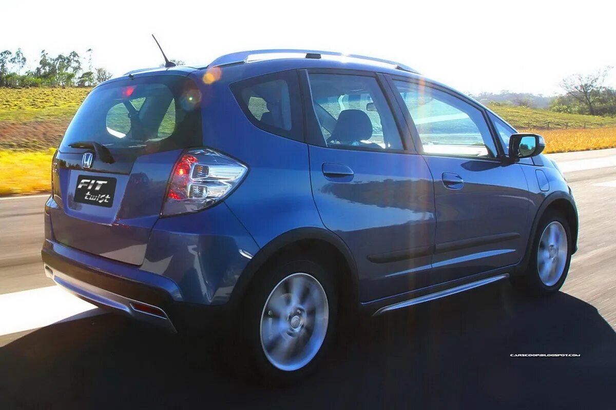 Honda fit 2012. Хонда фит 2011. Honda fit cross. Honda fit 1. Хонда джаз кросстар 2022.