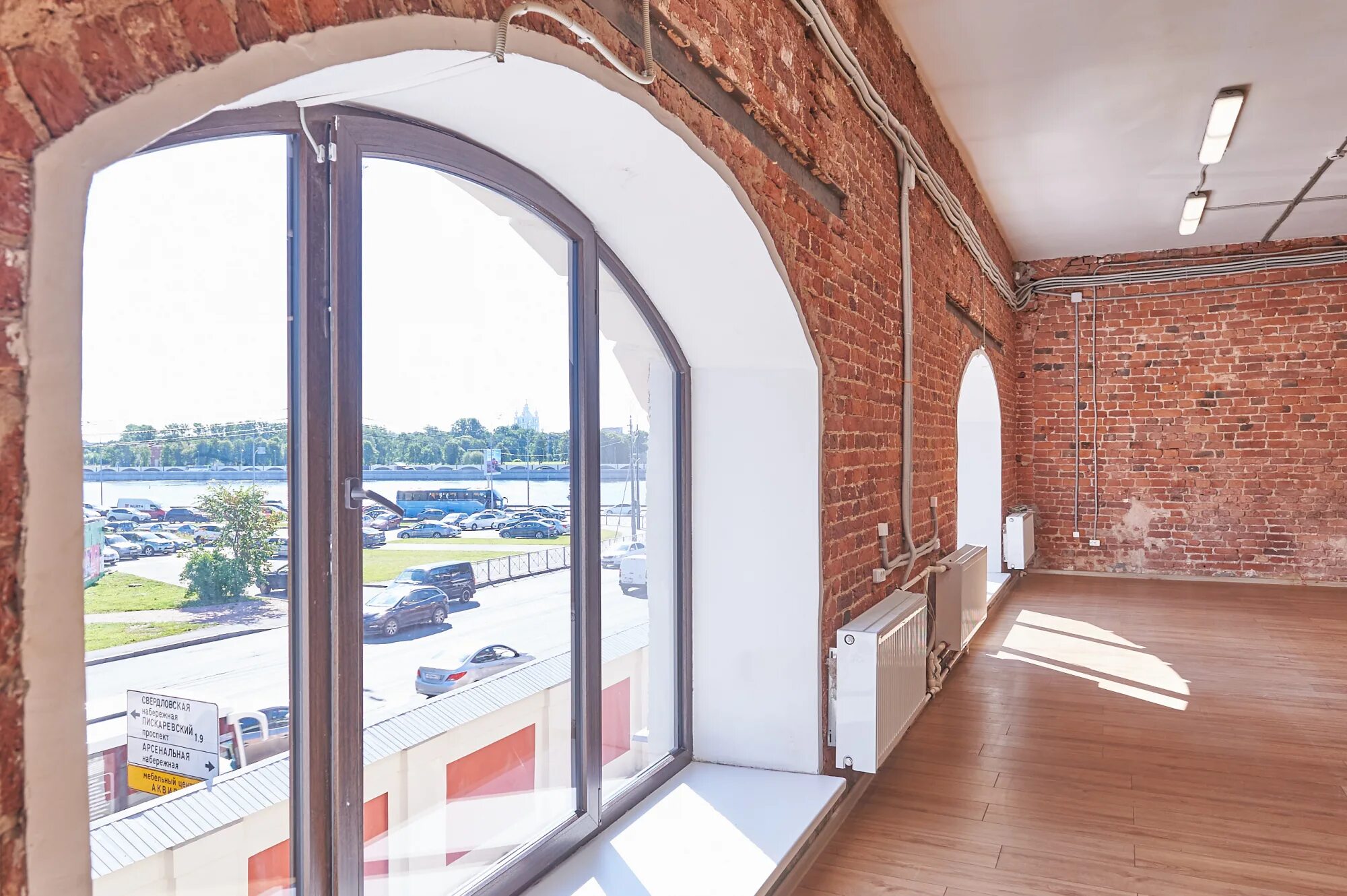 Нежилое помещение. Места в аренду в петербурге. Места в аренду в петербурге. Эрмитажный мост зимняя канавка. Московский проспект 63 санкт-петербург.