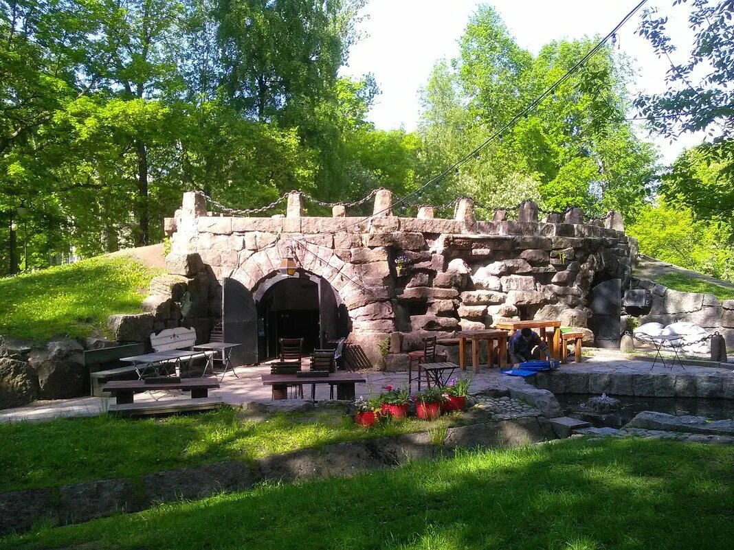 грот петербург. александровский парк санкт-петербург грот. арсенал александровский парк. александровский парк санкт-петербург грот. грот родник в александровском парке.