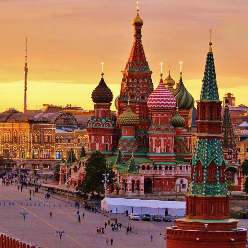 Кутузовский проспект санкт-петербург. Кутузовский проспект ночью. Красивые места в москве. Храм василия блаженного красная площадь. Гостиница пекин москва фото.