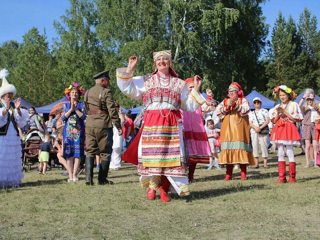 Бажовский фестиваль эмблема. Бажовский фестиваль челябинск. Всероссийский бажовский фестиваль. Бажовка. Бажовка.