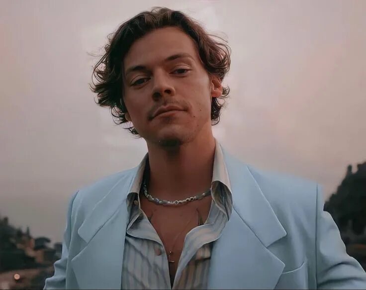Harry styles golden. Adore you harry styles обложка. Harry styles. Клип гари. Harry styles clip.