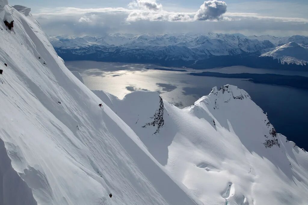 Райская аляска. Аляска фрирайд. Горные лыжи Аляска. Горы зимой фрирайд. Аляска зимой фрирайд.