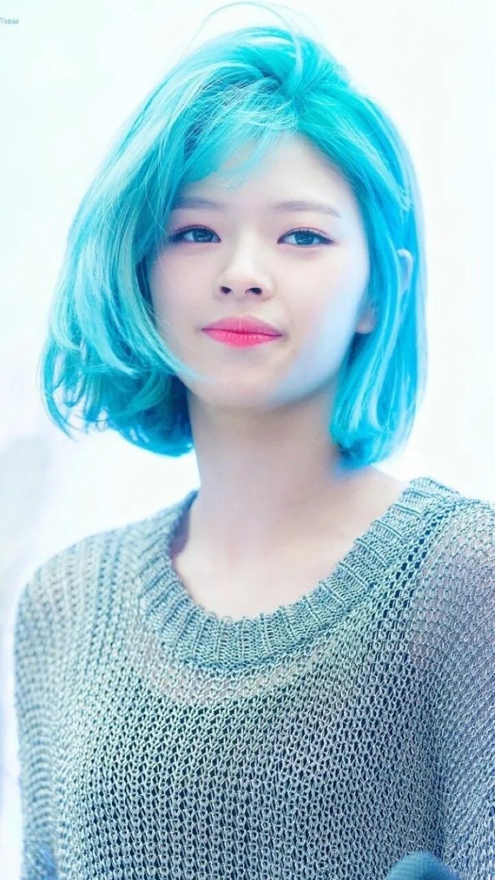 Кореянки с синими волосами. Голубая кореянка. Iu с синими волосами 2020. Iu blue hair. Голубая кореянка.