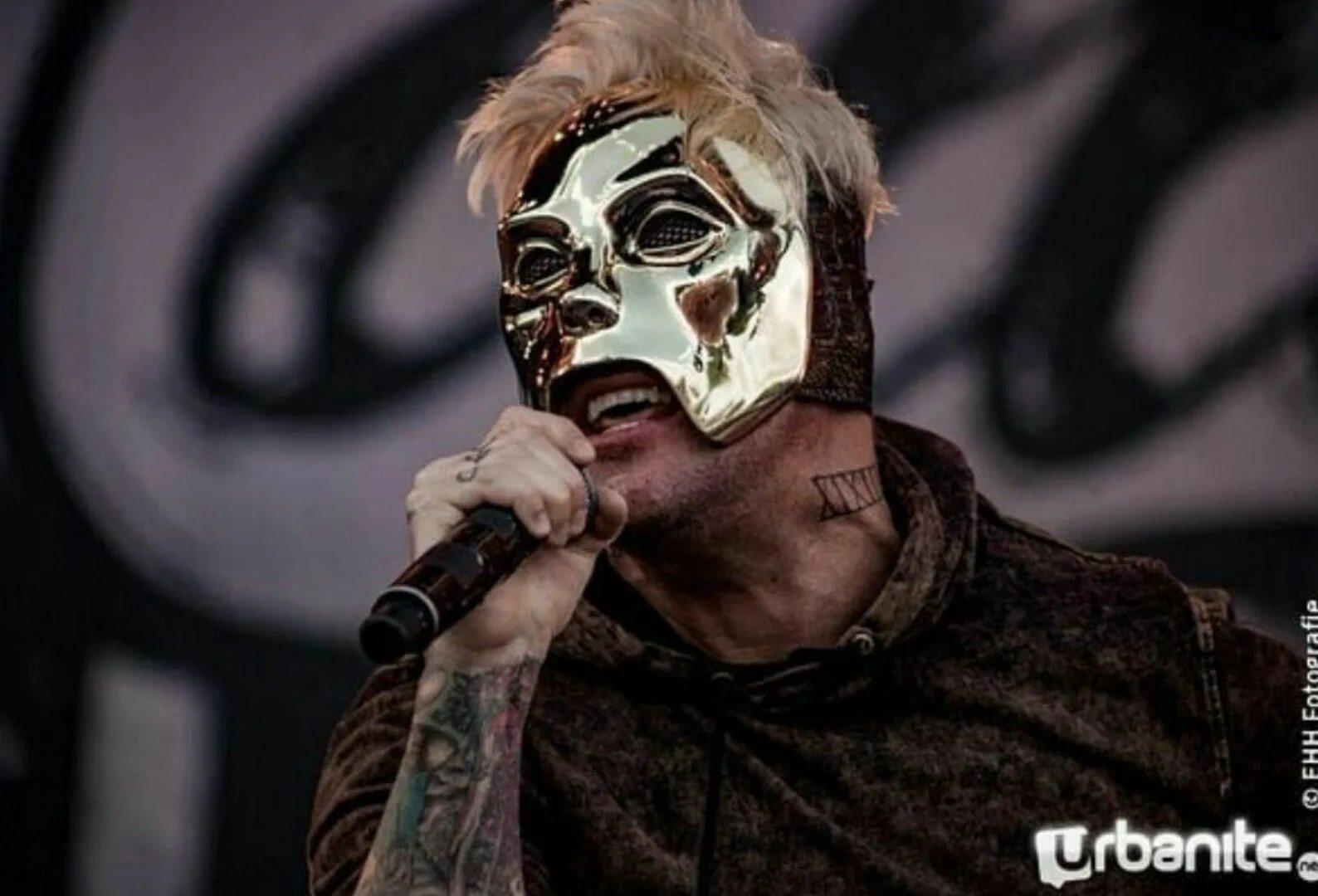 Маска 5 музыка. Дэнни Холливуд андеад. Danny Hollywood Undead. Даниэль Мурильо маска. Маска Дэнни Голливуд андед.