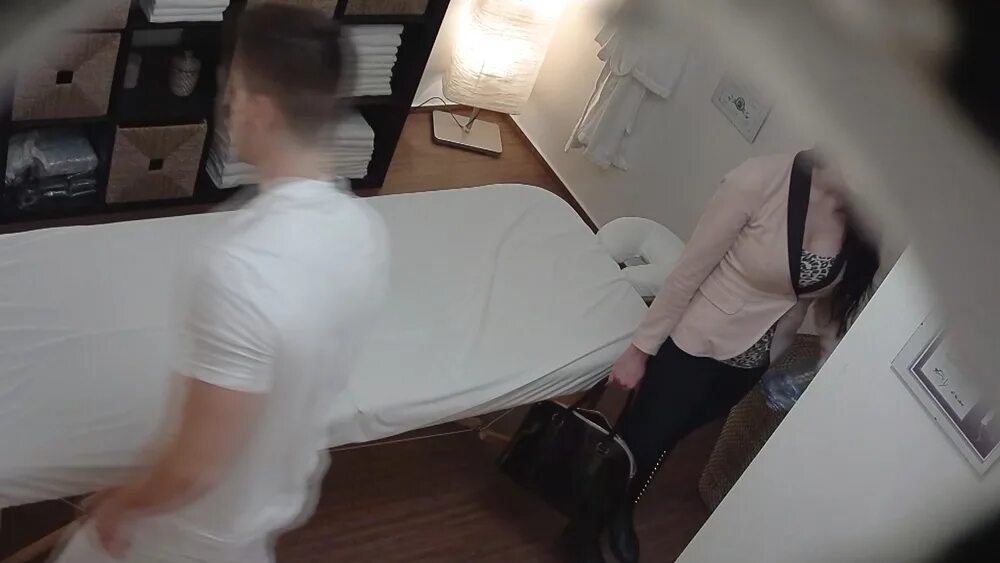 Массажный кабинет для мужчин. Японский массаж в колготках. Корейский массаж. Японский массаж скрытая камера в массажное салоне. Чешский массаж скрытая.