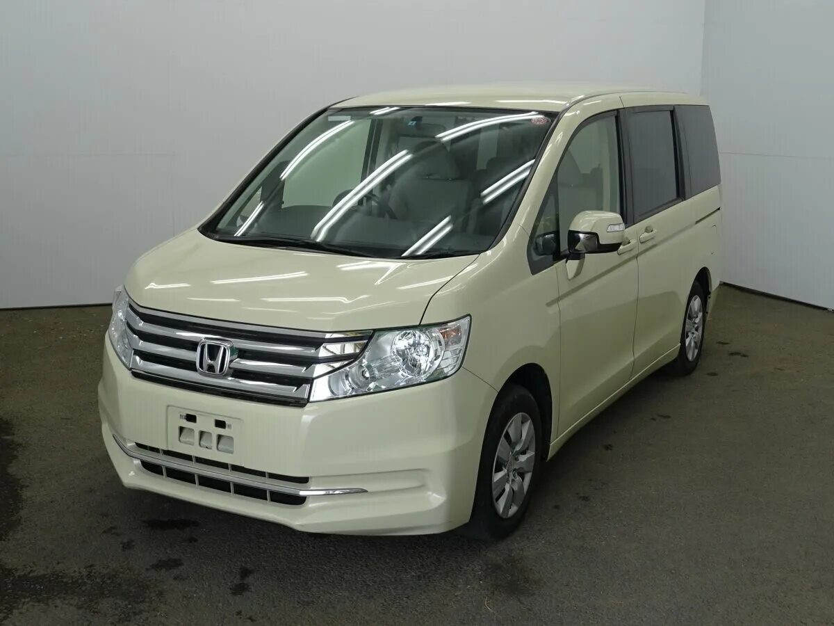 Honda минивэн stepwgn. Honda минивэн stepwgn. Минивэн хонда с пробегом. Honda stepwgn spada 2014. Минивэн хонда с пробегом.