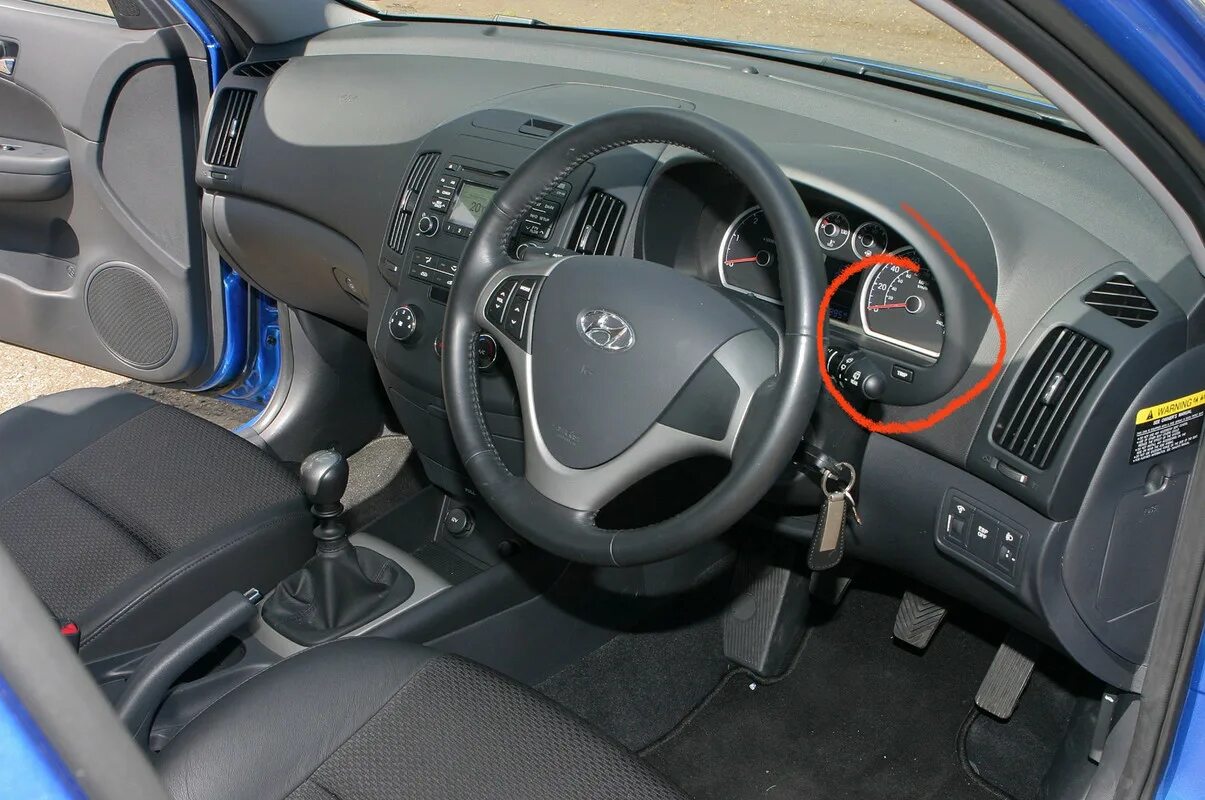 Hyundai i30 2010 рестайлинг. Панель ibike. Панель хендай i30. Hyundai i30 interior 2010. Hyundai i30 2010 салон.