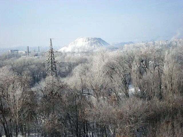 Утро донбасса. Терриконы донбасса зимой. природа донбасса зимой. красота донбасс зима. утро на донбассе.