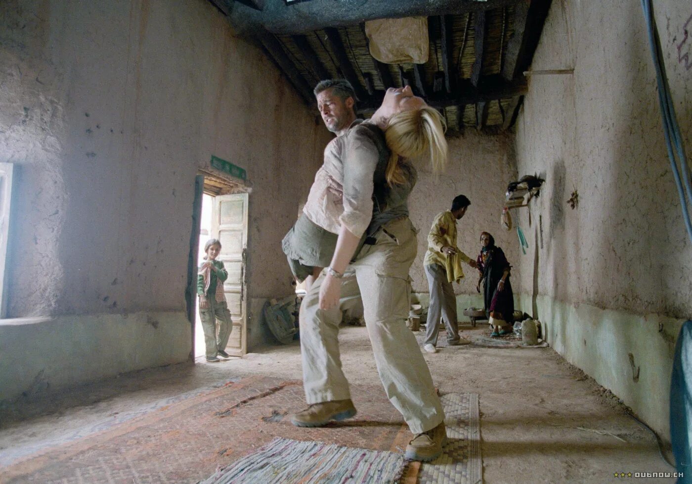 Джек конрад вавилон. Бред питт в фильме вавилон 2022. Брэд питт вавилон. Брэд питт вавилон. Вавилон фильм 2006.