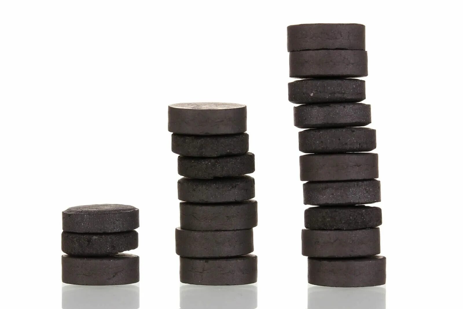 Запор уголь. Уголь при запоре. Активированный уголь при запоре. Activated Carbon Tablets.