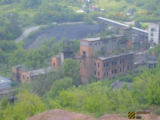 Шахта абашевская. Шахта Абашевская Новокузнецк. Заброшенный корпус абашевской Шахты. Заброшенные Шахты Кемеровской области. Шахты Новокузнецка заброшка.