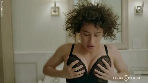 Ilana Glazer Nude Photos. 