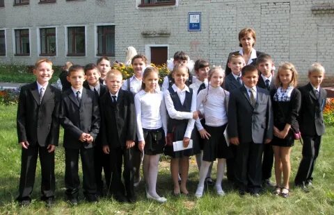 Медведевская 4 школа йошкар-ола. Медведевская гимназия 1 марий эл. Медведевская школа 2. 4 школа йошкар-ола медведево. Медведевская школа 4.