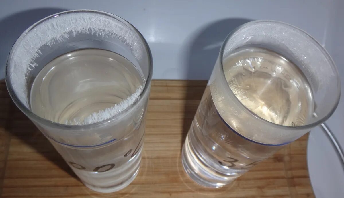 Замерзание соленой воды. Эффект Мпембы. Замороженная вода в стакане. Горячая вода в стакане. Опыт с замораживанием воды.