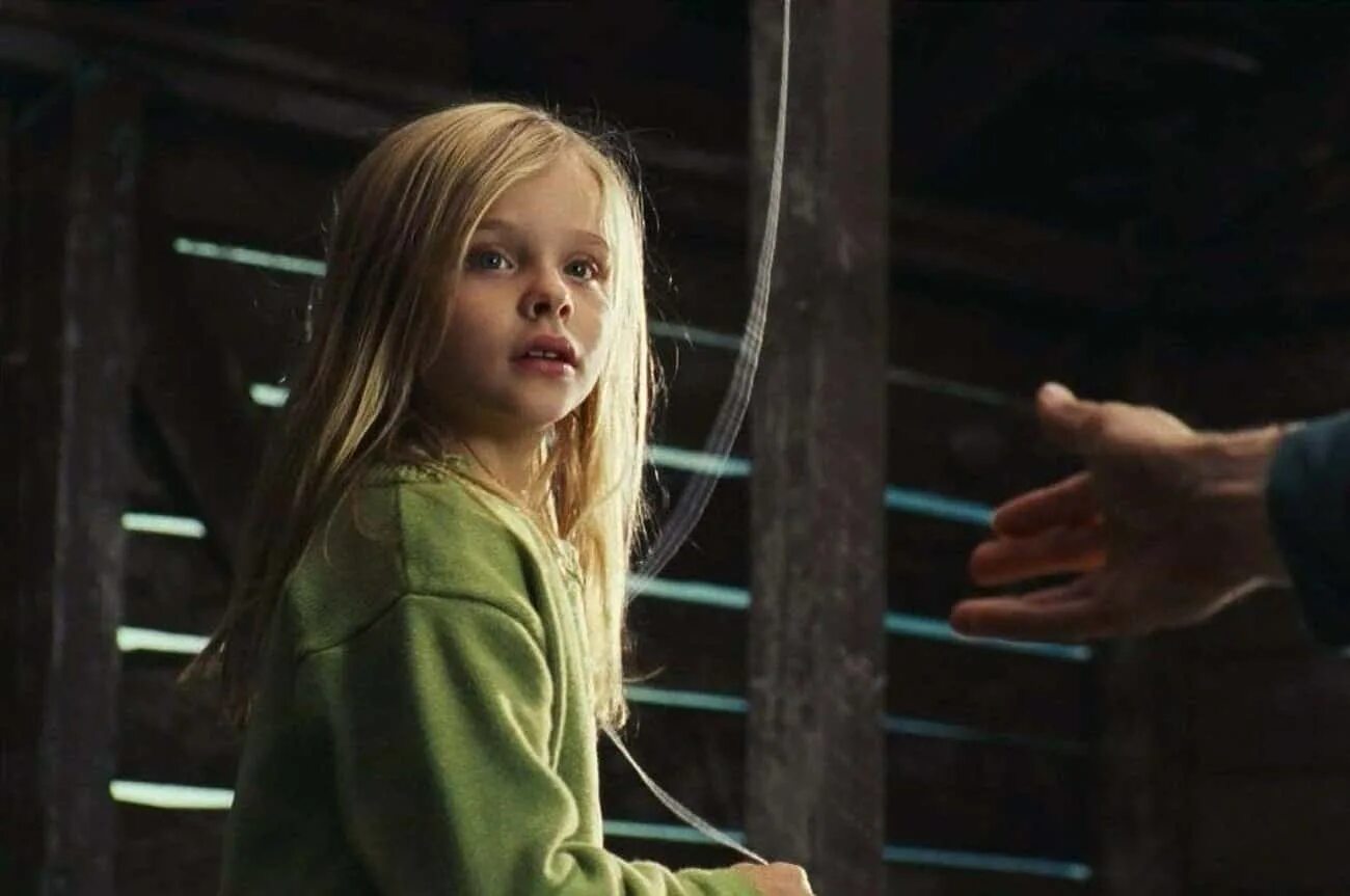 Маккенна грейс маленькая. Маленькая грейс. Chloe grace moretz в детстве. Маленькая грейс. Chloe grace moretz в детстве.