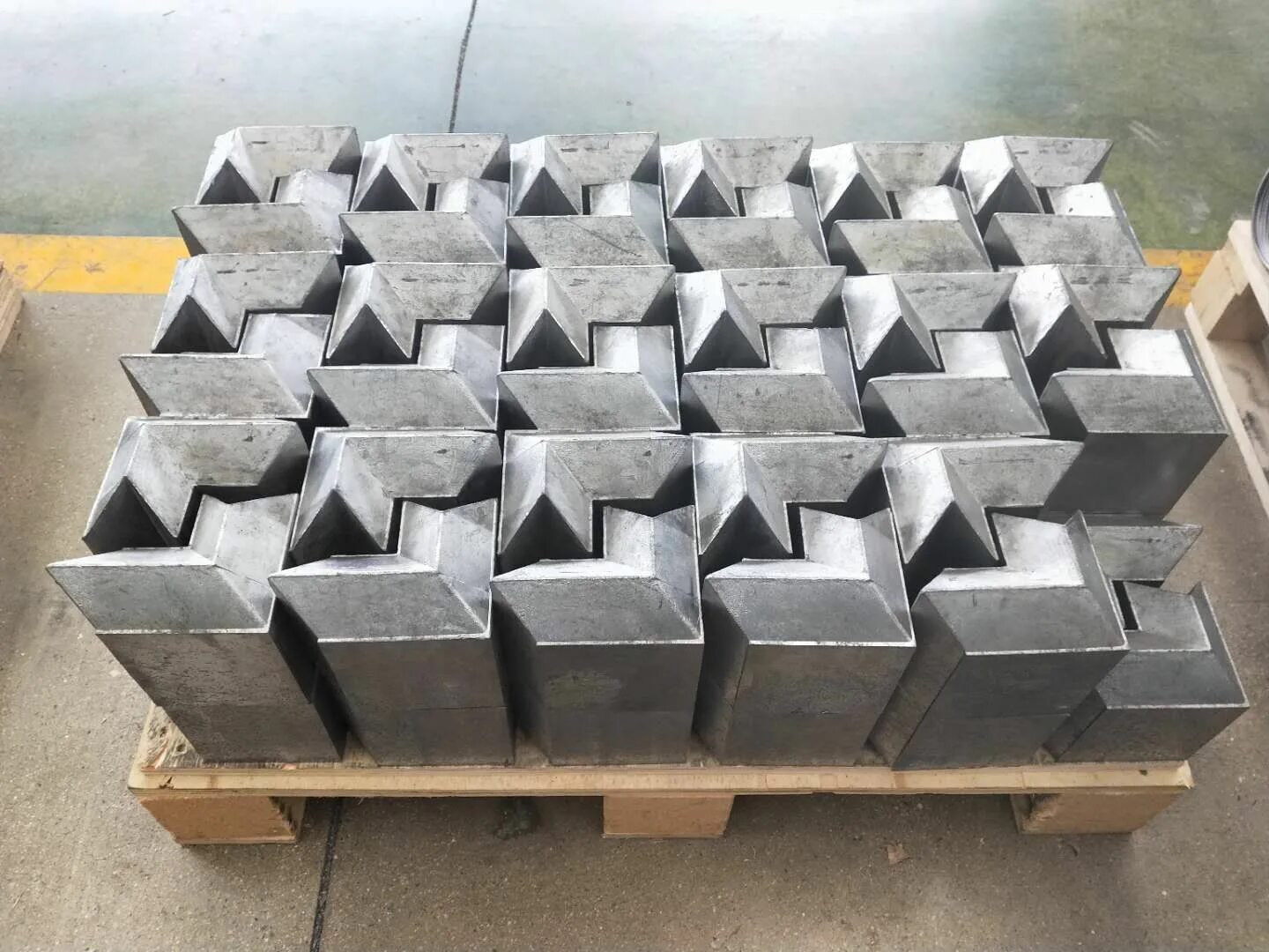 Свинцовый кирпич бс. Свинцовый блок стартовый. 200-2010. Кирпич свинцовый ласточкин хвост. Блоки свинцовые бс-100.