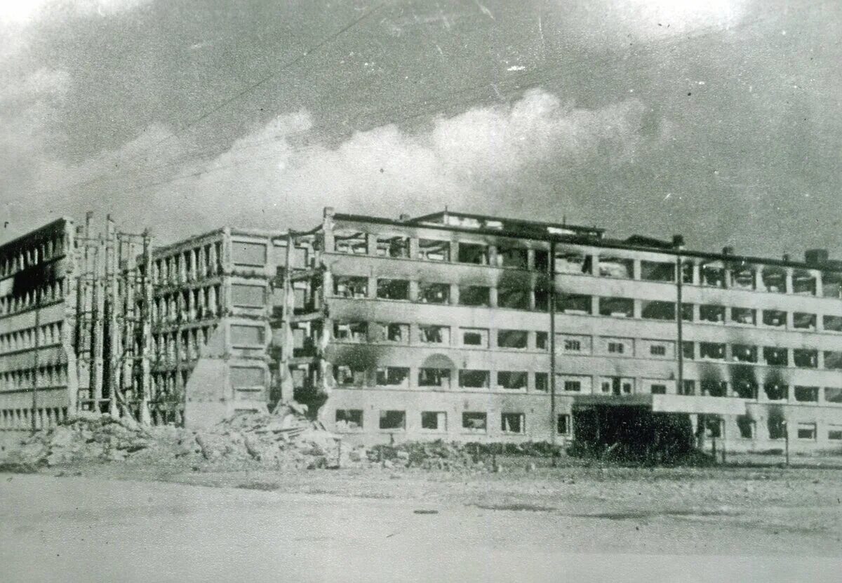 Воронеж после освобождения 1943. История здания на буденовском 1 г. Дома 1943. Дома 1943. Город гжатск после войны.