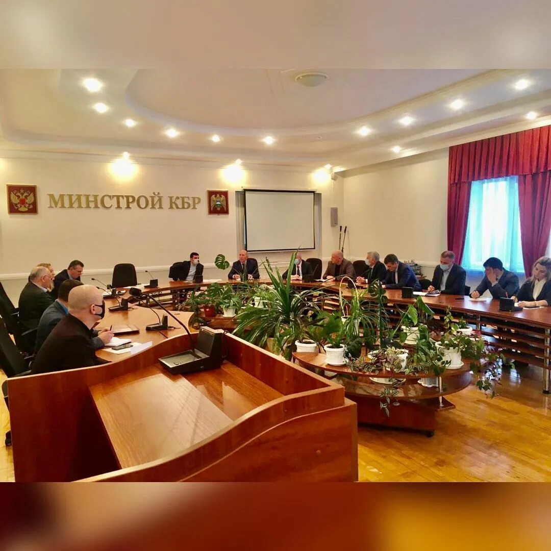 Жкх кбр. Минстрой кбр бербеков. Министр строительства нальчик. Министр жкх кбр. Швачий татьяна минстрой кбр.